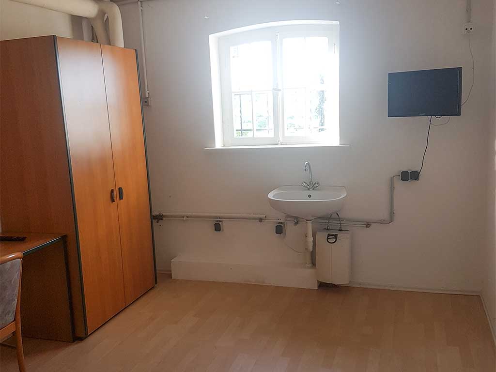 zimmer 2 neuenfelder faehrdeich 111 waschbecken fernseher